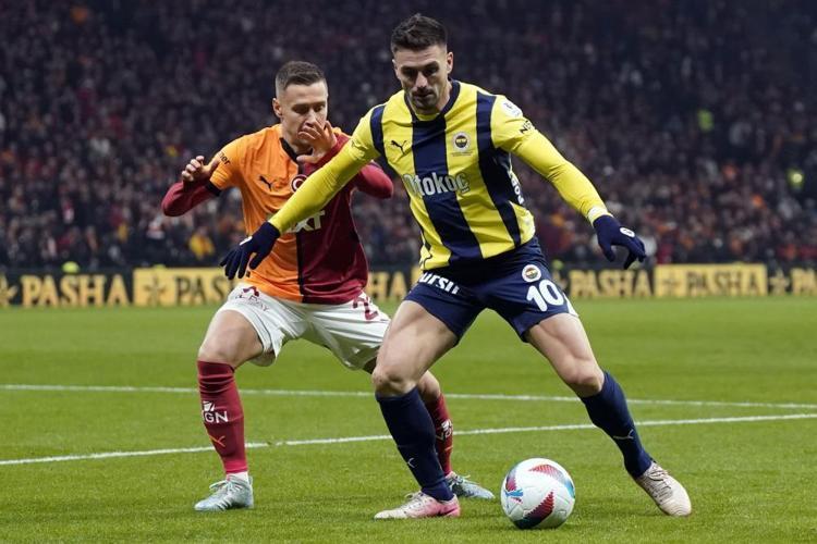 Halil Umut Meler tüm planları alt üst etti Derbi öncesi TFFde yabancı hakem krizi patladı