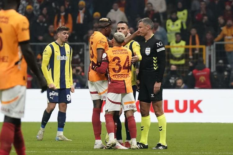 Halil Umut Meler tüm planları alt üst etti Derbi öncesi TFFde yabancı hakem krizi patladı
