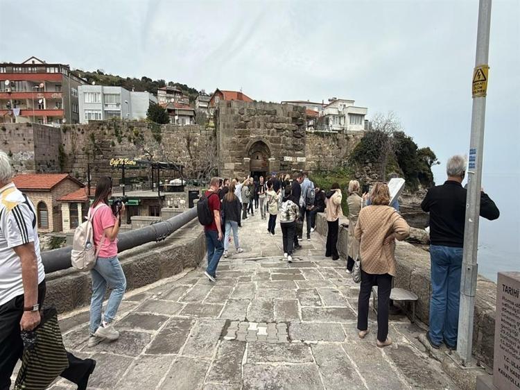 İlçede tüm tesisler doldu 9 günlük bayram tatilinde herkes oraya koşuyor: Ucuz tatilin adresi oldu