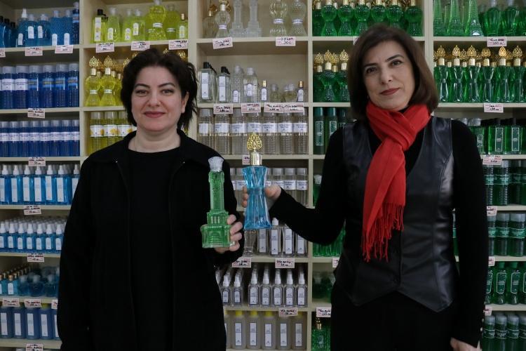 Dede mirasını ürettikleri kolonyalarla geleceğe taşıyorlar