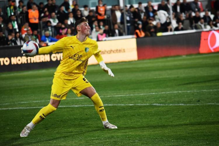 İrfan Can Eğribayat, Livakovic yanına gitti Fenerbahçe maçında kriz çıktı: Hayatımda ilk kez böyle tokatlama gördüm