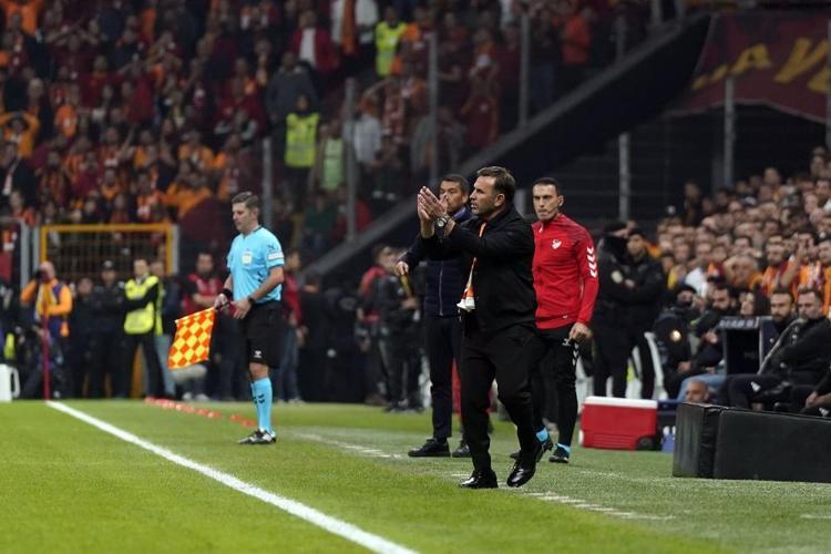 Beşiktaş-Galatasaray derbisi öncesi belli oldu Okan Buruk kadroyu değiştirdi, işte ilk 11ler
