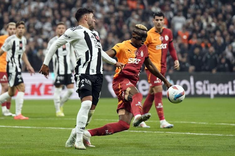 Victor Osimheni zor tuttular Beşiktaş derbisi sonrası çıldırdı: Olay hareket, Muslera araya girdi