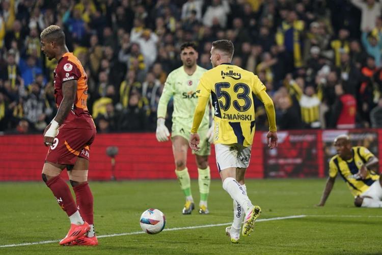 Bu transfer deprem etkisi yaratır Fenerbahçenin eski yıldızı Galatasaraya imza atacak