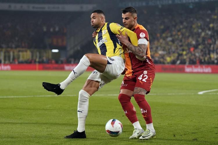 Bu transfer deprem etkisi yaratır Fenerbahçenin eski yıldızı Galatasaraya imza atacak