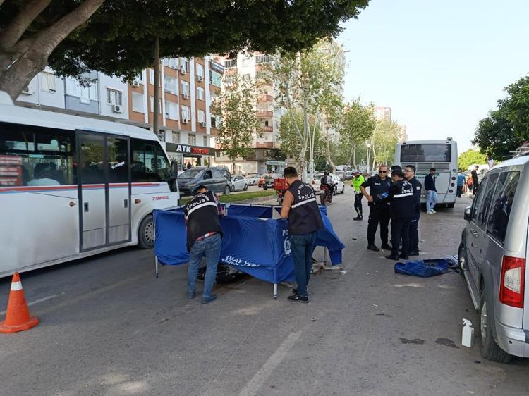 Portakal Çiçeği Karnavalına giderken otobüsün altında kalmıştı Feci kazanın görüntüleri ortaya çıktı
