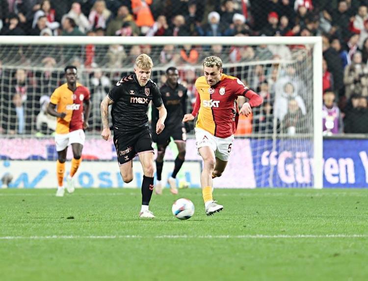 Samsunspor Galatasaray maçında tartışma yaratan ofsayt ve penaltı kararı