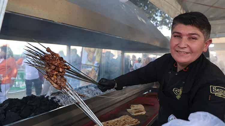 Kozanın ciğeri Adananın gözdesi oldu 500 kilo tüketildi, yiyen hayran kaldı