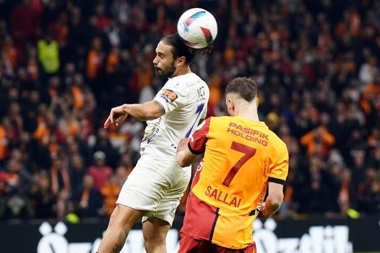 Berke Özerin yeni takımı herkesi şoke edecek Süper Lig deviyle görüşmeler hızlandı