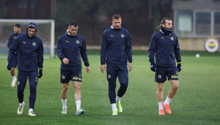 Filip Kostic, Saint-Maximin olmadı Fenerbahçe yeni sol bekini buldu, Ferdi Kadıoğlunu aratmayacak