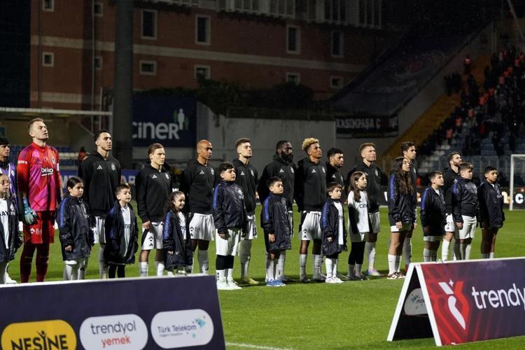 Beşiktaşlıları çıldırtacak transfer Serdal Adalı’ya mesaj gönderdi, eski golcü geri dönüyor
