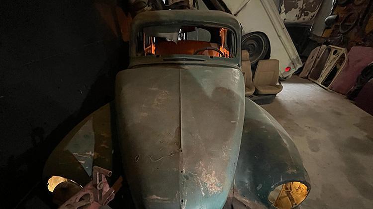 12 KLASİK OTOMOBİL DE KOLEKSİYONDA