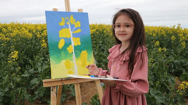 8 yaşındaki minik ressam 3. sergisine hazırlanıyor