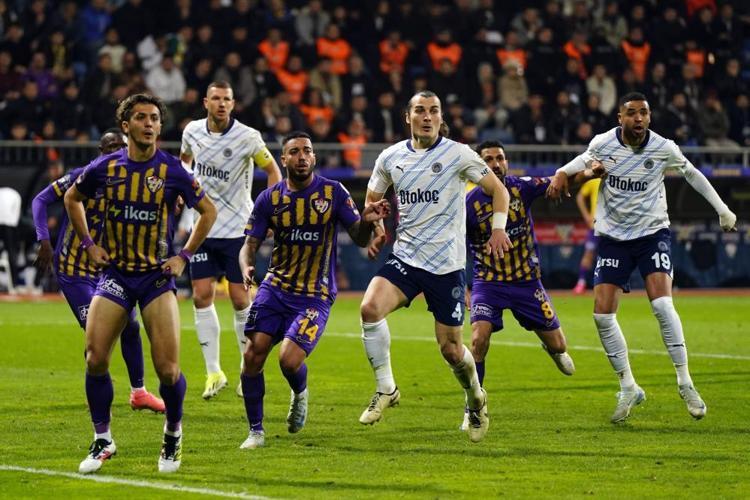 Berke Özer transferde ters köşe yapacak Süper Lig devine imza atacak