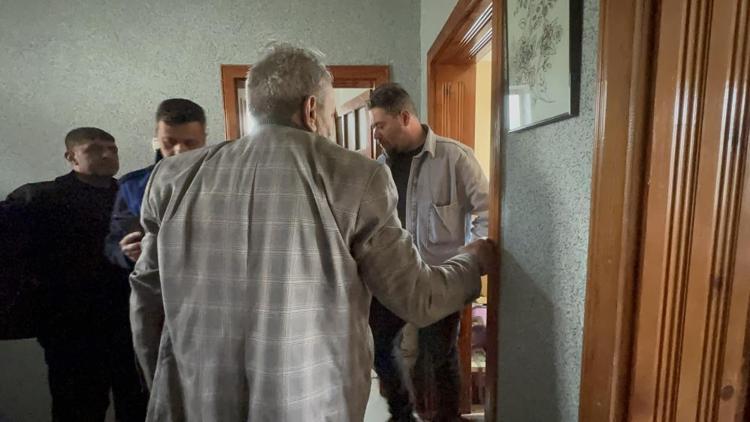 Elazığda çöp ev alarmı İhbarı yapılan adres emekli pilota ait çıktı