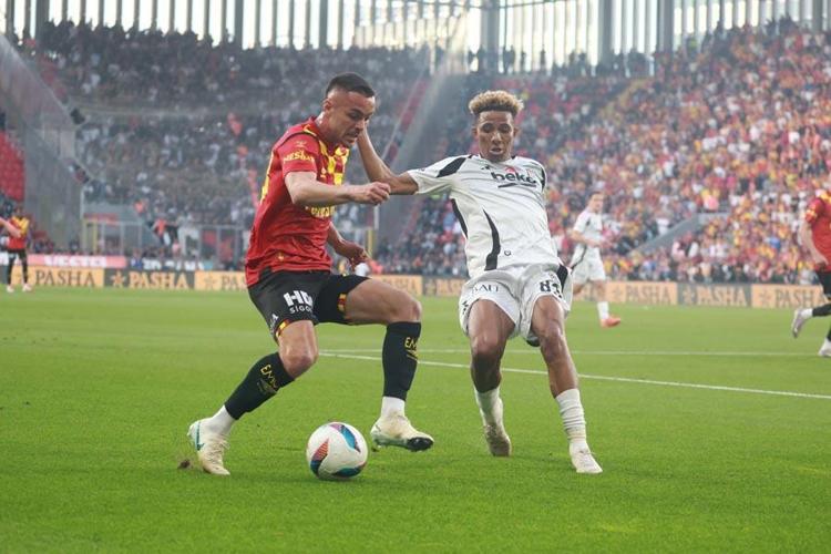 Göztepe Beşiktaş: 1-1Kara Kartal attı kaçamadı