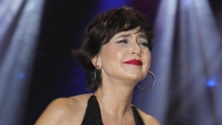 AYNI SAHNEDE