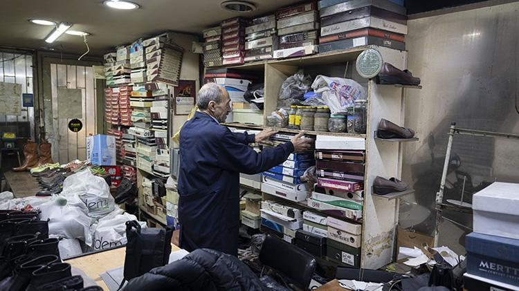 Dükkana kravatsız girmiyor Ankarada 50 yıldan beri 2 kardeş el işçiliğini ayakta tutmaya çalışıyor
