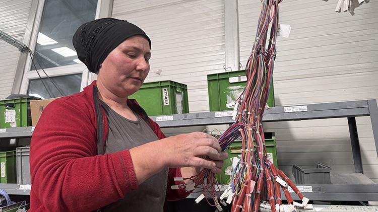 3 kişilik atölyeden 400 çalışanlı fabrikaya Gurbette kazandı, memleketine yatırım yaptı: Eve geri döndü, 6 kıtada 56 ülkeye ihracat yapıyor