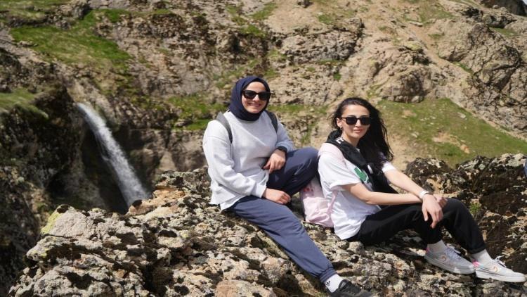 Ovaya bakan adam ziyaretçi akınına uğradı