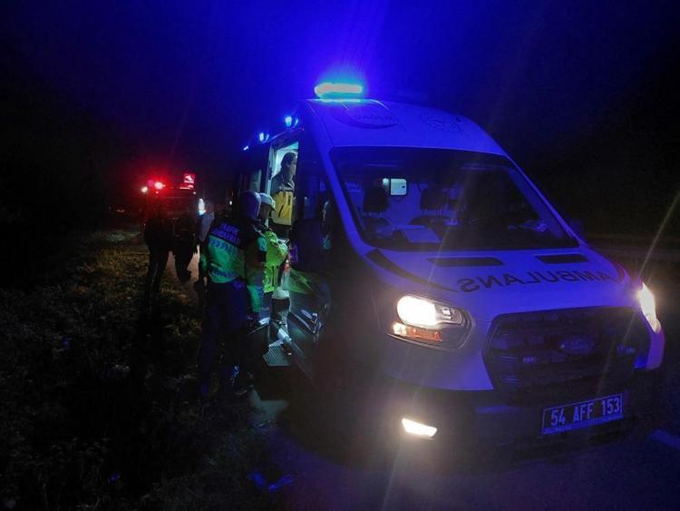 Böyle tiryakilik görülmedi: Şarampole uçan araçtan yaralı kurtarıldı, sedyede sigara yaktı