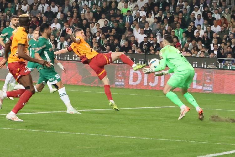Torreira, Sallai, Gabriel Sara, Mertens değil yıldız isim Okan Burukun en büyük şansı: İçinden Suat Kaya çıktı