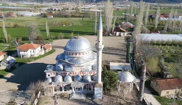 HER NİSAN GELİYOR