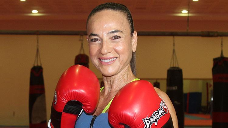 Spor tutkunun kadının yaşını tahmin etmek çok zor Muay thai ve koşu sporları sayesinde yıllara meydan okuyor