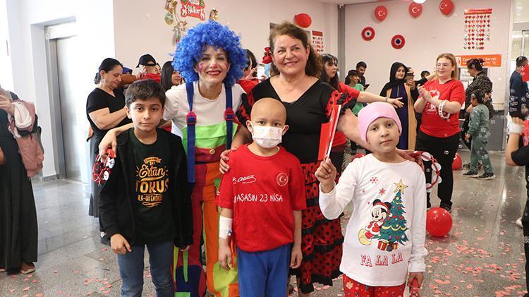 Adanada unutulmaz 23 Nisan kutlaması: Kanser hastası çocuklar bayramı doyasıya yaşadı