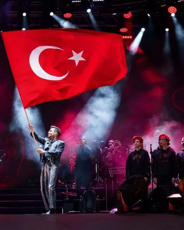 Çocukluk fotoğrafını paylaştı, 23 Nisanı kutladı Ünlü isimlerden Çocuk Bayramı paylaşımları