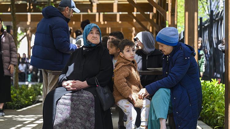Okul, üniversite, kamu çalışanları için tatil kararı İstanbuldaki deprem sonrası açıklama geldi