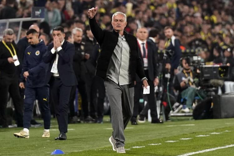 Fenerbahçede taşlar yerinden oynayacak Ali Koça rakip çıkacak mı Gündemi sarsacak iddia ortaya çıktı