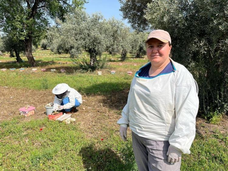 Yılda 7 bin adet üretiyor Gelin görümce el ele verdi: Üç çeşidi de Türkiyenin dört bir yanına satıyor