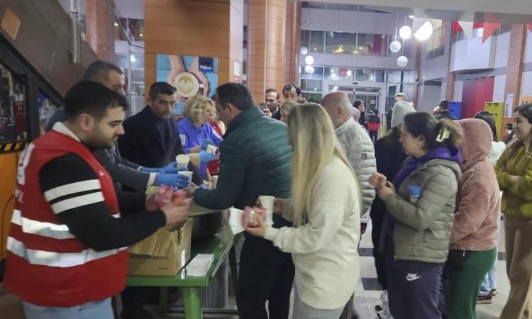 İstanbulda kritik 3 gün boyunca hava durumu nasıl olacak Geceyi dışarıda geçirenler üşüdü, uzman isim gün gün hava durumunu açıkladı