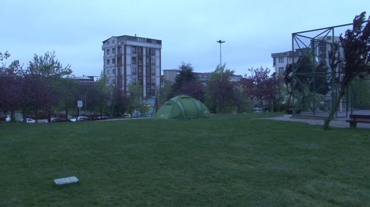 İstanbulda kritik 3 gün boyunca hava durumu nasıl olacak Geceyi dışarıda geçirenler üşüdü, uzman isim gün gün hava durumunu açıkladı
