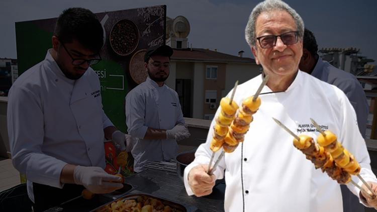 Alanyanın meşhur meyvesinden kebap yaptılar Turistler akın ediyor, vitamin ve lif deposu