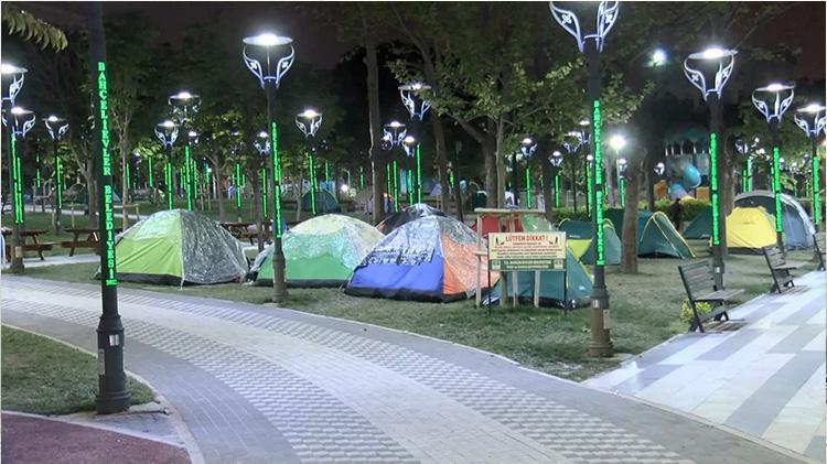 Çadırlarda ikinci gün: Deprem çabuk bitsin evimize gidelim