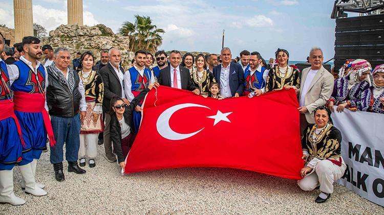 İlk kez Antalyada düzenlendi Apollonun gölgesinde kültür, lezzet ve dostluk bir arada
