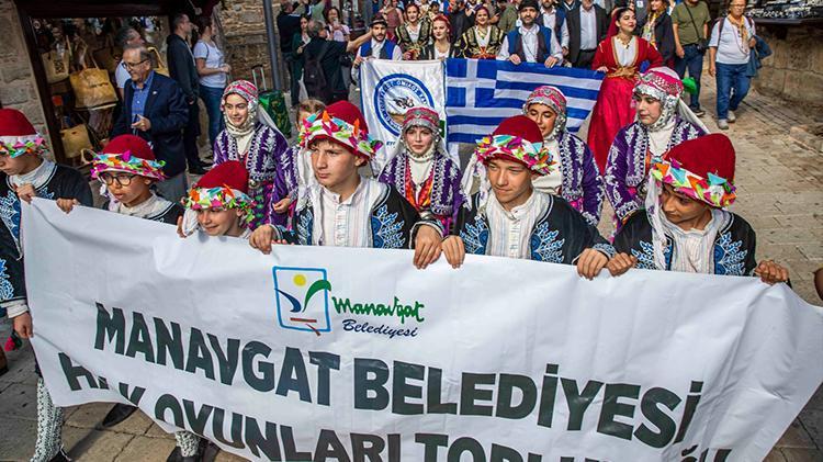 İlk kez Antalyada düzenlendi Apollonun gölgesinde kültür, lezzet ve dostluk bir arada
