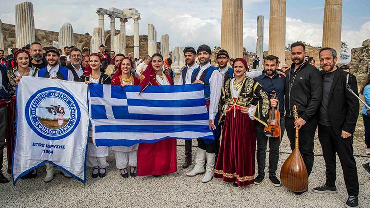 İlk kez Antalyada düzenlendi Apollonun gölgesinde kültür, lezzet ve dostluk bir arada