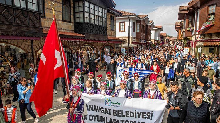 İlk kez Antalyada düzenlendi Apollonun gölgesinde kültür, lezzet ve dostluk bir arada