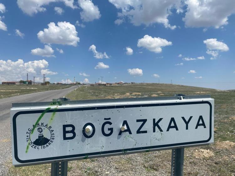 Ankaranın gözlerden uzak susuz köyü Yaşayan kimse kalmadı: Eski zamandaki gibi atla eşekle su taşıyoruz