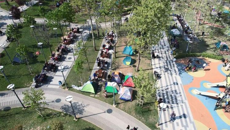 Silivri depreminin etkisini İstanbullular atlatamadı 3 gündür çadırda kalıyorlar...