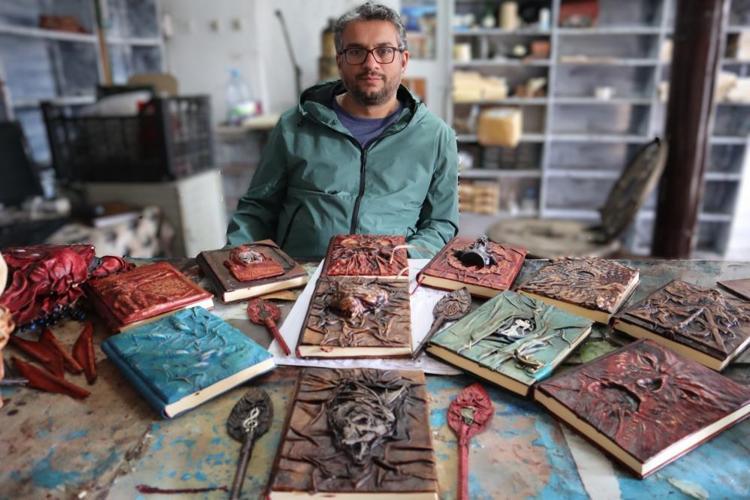 Hobisini işe dönüştürdü, şimdi yurtdışına satış yapıyor: Deri sanatıyla dünyaya açıldı
