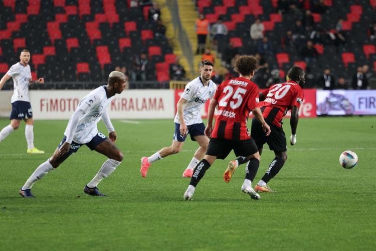 Gaziantep Fenerbahçe maçı: 1-3 Kanaryadan müthiş geri dönüş