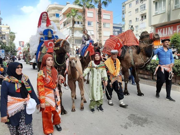 Antalyada festival hızlı başladı 41 mahalle birbiriyle yarıştı