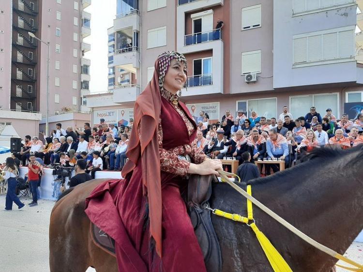 Antalyada festival hızlı başladı 41 mahalle birbiriyle yarıştı