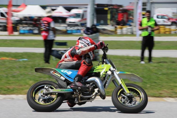 Süpermotoda yılın ilk mücadelesi başladı