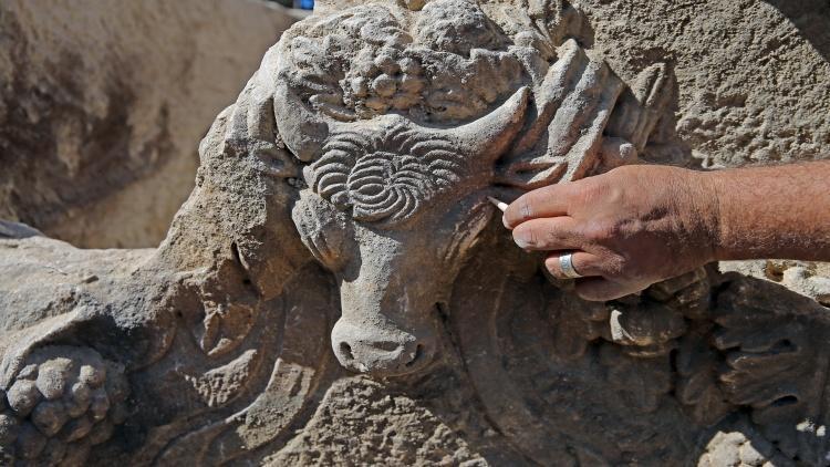 Dünyanın büyük mermer kentinde 2 bin yıllık hazine bulundu Muğlada heyecan yarattı: Girlandlı lahit gün yüzü gördü