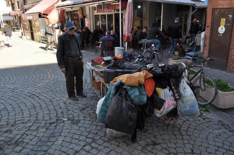 Eskiden ödeme olarak aldığı paraları günümüzde hurda olarak satıyor